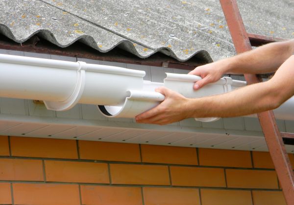 Cost of Gutter Hanging in Clearwater